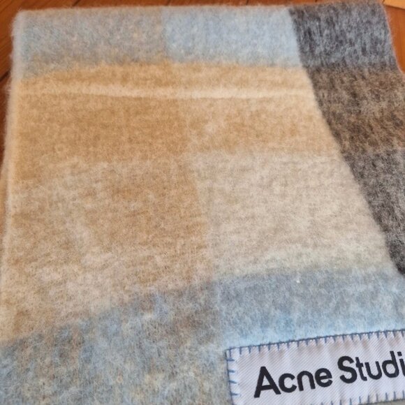 Acne studios scarf - Picture 3 of 6